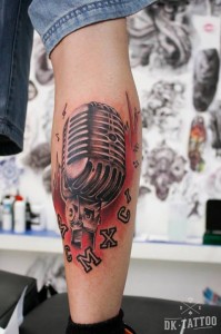 mic microphone tattoo tatuaż