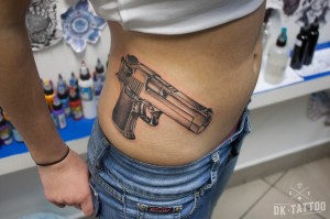 desert eagle pistolet gun tattoo tatuaż